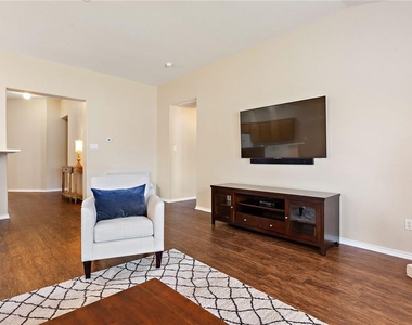 3912 Links Ln - Photo Thumbnail 15