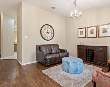 3912 Links Ln - Photo Thumbnail 10