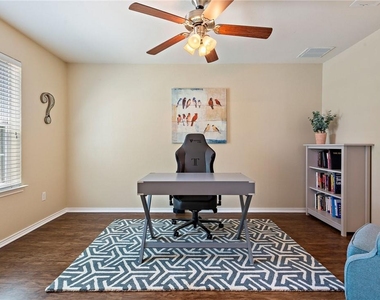 3912 Links Ln - Photo Thumbnail 5