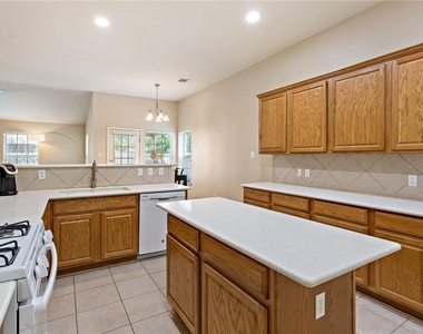 3912 Links Ln - Photo Thumbnail 20