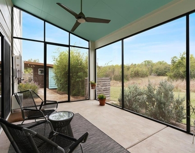 5725 Toscana Ave - Photo Thumbnail 3