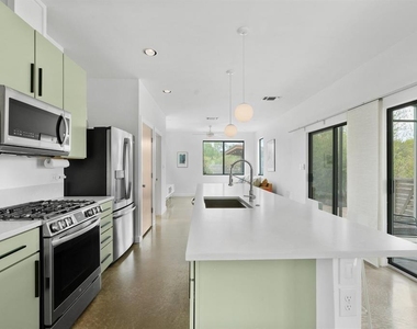 5725 Toscana Ave - Photo Thumbnail 5