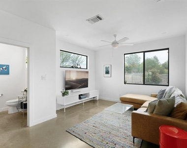 5725 Toscana Ave - Photo Thumbnail 14