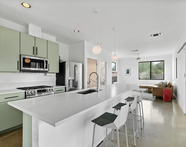 5725 Toscana Ave - Photo Thumbnail 1