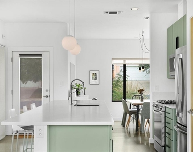 5725 Toscana Ave - Photo Thumbnail 10
