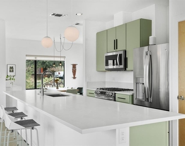 5725 Toscana Ave - Photo Thumbnail 8