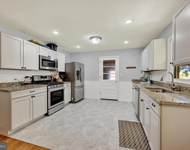 2019 S Fountain Green Road - Photo Thumbnail 8