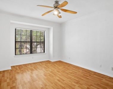 10955 Wurzbach Rd - Photo Thumbnail 10