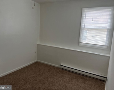 4015 Gill Avenue - Photo Thumbnail 3