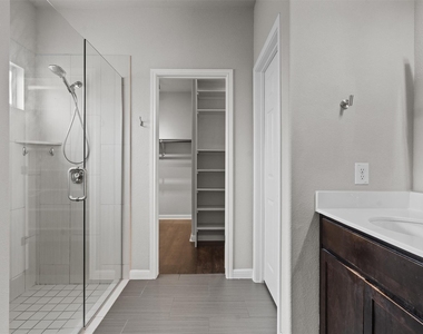 7709 Menchaca Rd - Photo Thumbnail 14