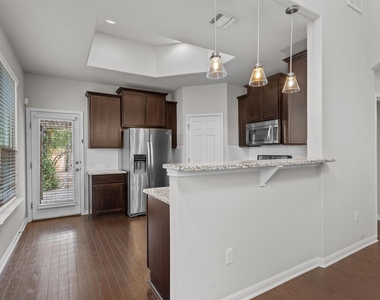 7709 Menchaca Rd - Photo Thumbnail 6