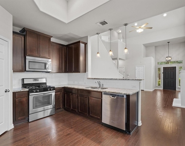 7709 Menchaca Rd - Photo Thumbnail 10