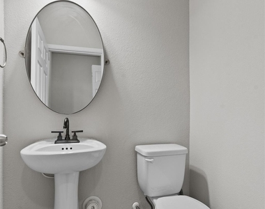 7709 Menchaca Rd - Photo Thumbnail 17