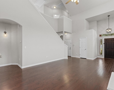 7709 Menchaca Rd - Photo Thumbnail 5