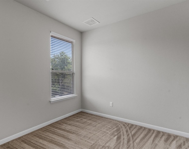 7709 Menchaca Rd - Photo Thumbnail 21