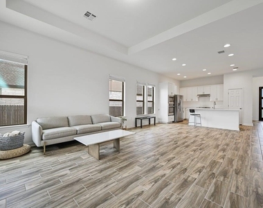 6725 Denia Dr - Photo Thumbnail 13