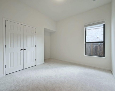 6725 Denia Dr - Photo Thumbnail 19