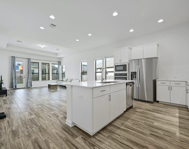 6725 Denia Dr - Photo Thumbnail 6