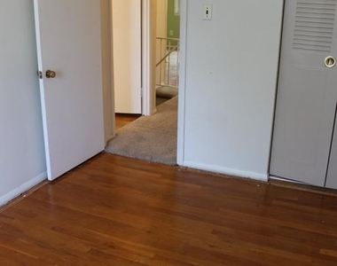 1120 Linkside Drive - Photo Thumbnail 16