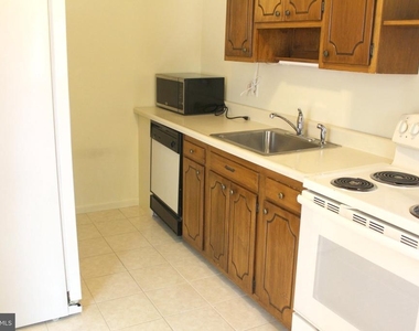 1120 Linkside Drive - Photo Thumbnail 4