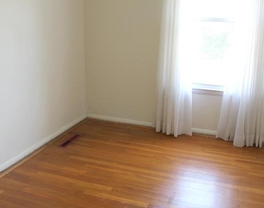 1120 Linkside Drive - Photo Thumbnail 15