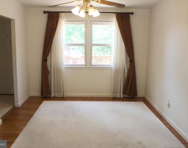 1120 Linkside Drive - Photo Thumbnail 2