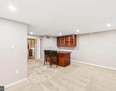 3820 Rolling Way - Photo Thumbnail 34