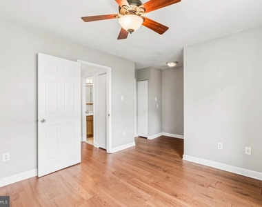 3820 Rolling Way - Photo Thumbnail 21