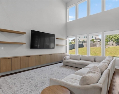 1317 Highwater Dr - Photo Thumbnail 9