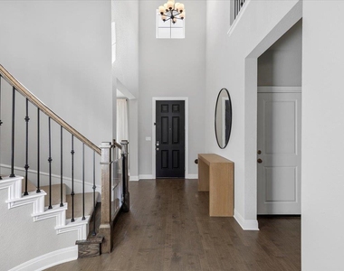 1317 Highwater Dr - Photo Thumbnail 6