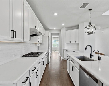 1317 Highwater Dr - Photo Thumbnail 14