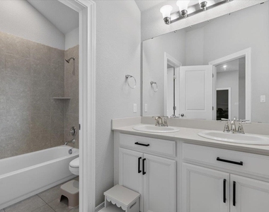 1317 Highwater Dr - Photo Thumbnail 25