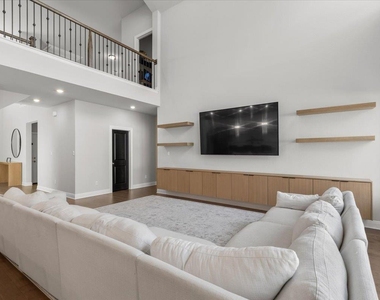 1317 Highwater Dr - Photo Thumbnail 8