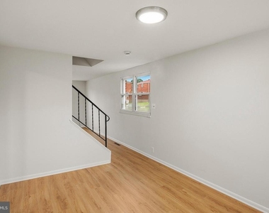 926 Regina Drive - Photo Thumbnail 6