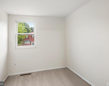 926 Regina Drive - Photo Thumbnail 16