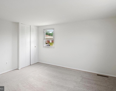 926 Regina Drive - Photo Thumbnail 12