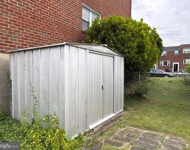 926 Regina Drive - Photo Thumbnail 24