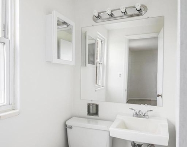926 Regina Drive - Photo Thumbnail 13