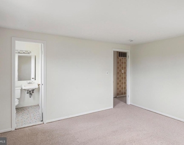 926 Regina Drive - Photo Thumbnail 11