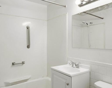 926 Regina Drive - Photo Thumbnail 14