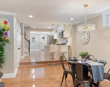 1102-b Carroll Street - Photo Thumbnail 7
