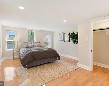 1102-b Carroll Street - Photo Thumbnail 30