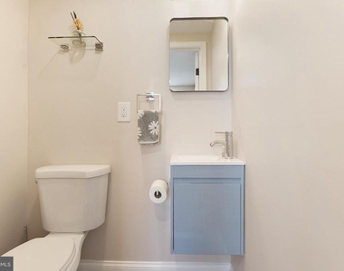 1102-b Carroll Street - Photo Thumbnail 14