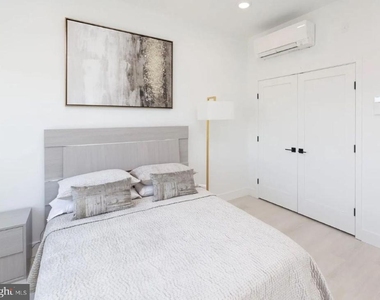 520 S Caroline Street - Photo Thumbnail 4