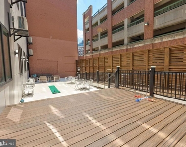 520 S Caroline Street - Photo Thumbnail 12