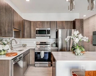 421 S Broadway - Photo Thumbnail 1