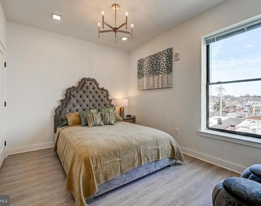 421 S Broadway - Photo Thumbnail 9