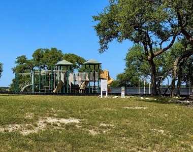 365 Warbler Dr - Photo Thumbnail 31