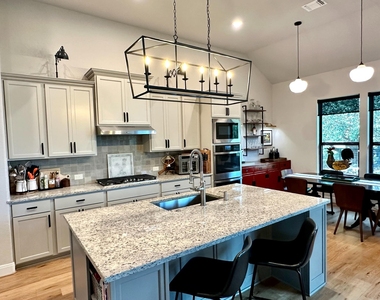 365 Warbler Dr - Photo Thumbnail 8