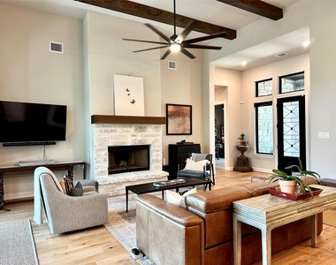 365 Warbler Dr - Photo Thumbnail 7